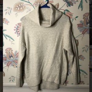 Old Navy. Turtleneck Sweater. Size XS. Fits Like a M.